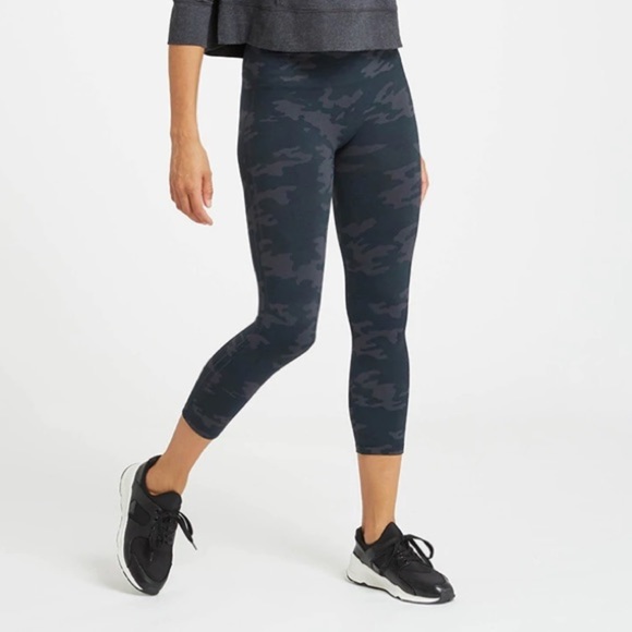SPANX Look at Me Now Seamless Cropped Leggings black camo size large LEGGINGS​​ - Picture 2 of 13
